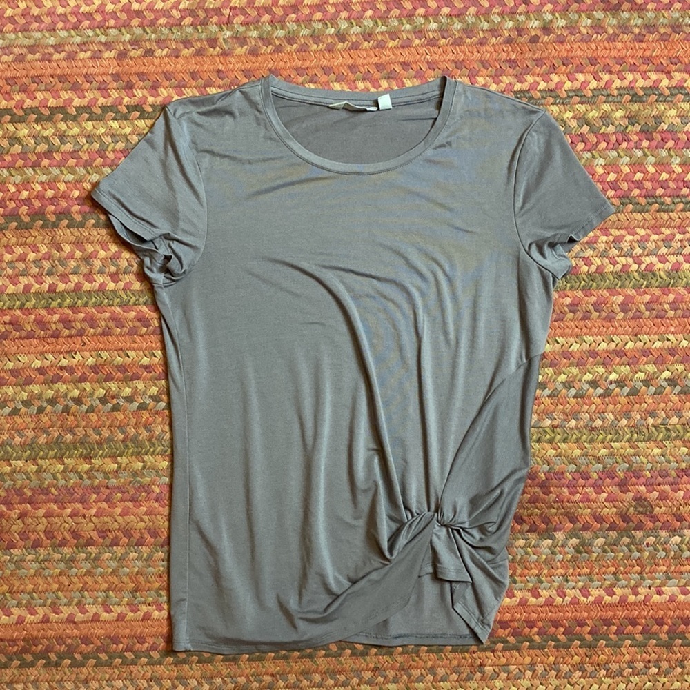 ATHLETA GREY TWIST FRONT YOGA BASIC SHIRT BLOUSE